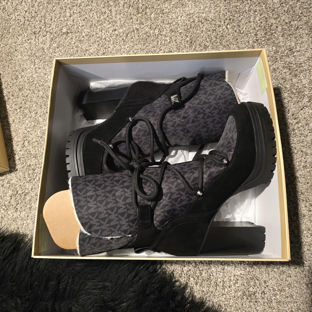 The Culver booties by MICHAEL Michael Kors - Picture 5 of 7